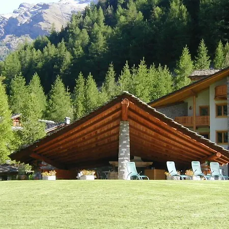 Eco Wellness Notre Maison 4* كوجن